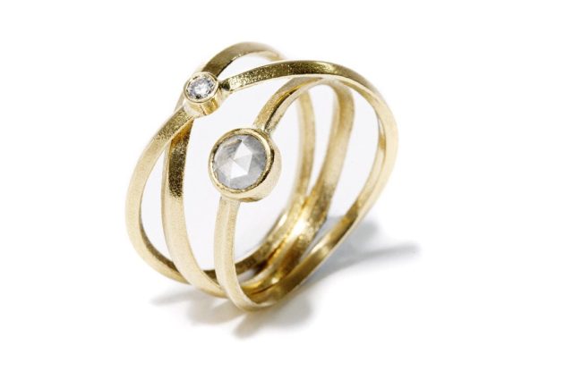 Kaprifol Ring Triple Airy Gold Diamonds