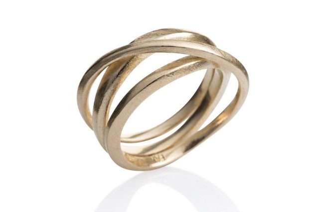 Kaprifol Ring Triple Gold