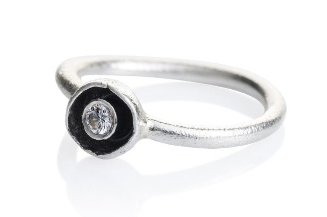 Waterlily Ring Silver Diamond "Embrace" 007